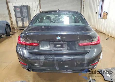 2021 BMW 330Xi z USA, uszkodzony, nr VIN 3MW5R7J05M8C21587